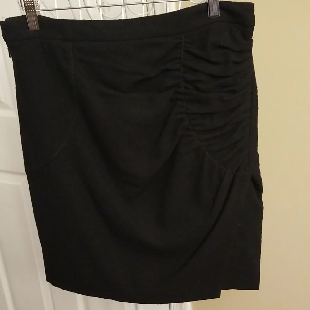 Black Leon Max Limited Edition Skirt. - Picture 3 of 13